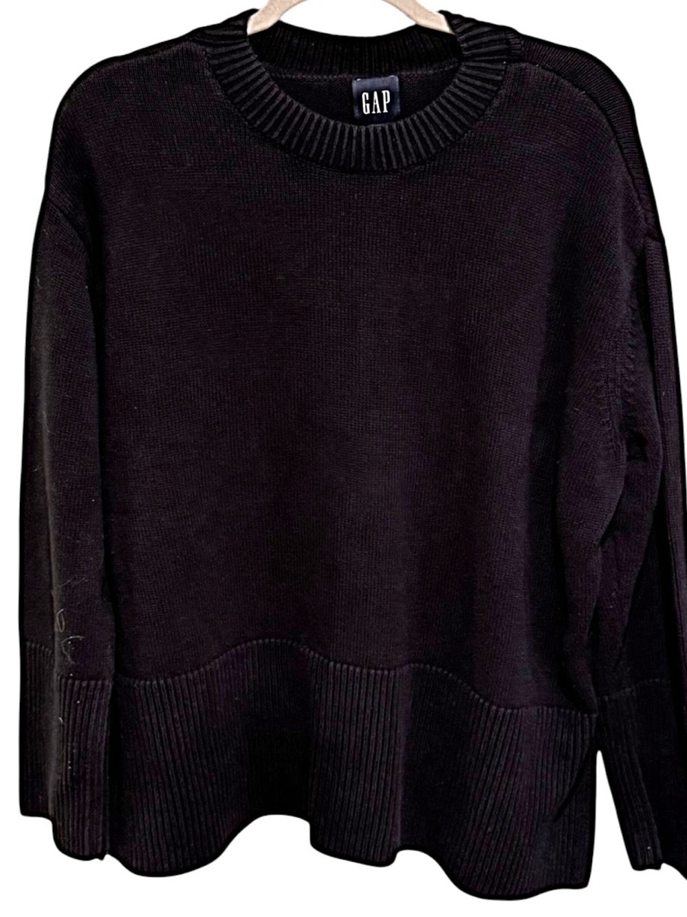 Classic Women’s GAP Black Crewneck Sweater - Like New!